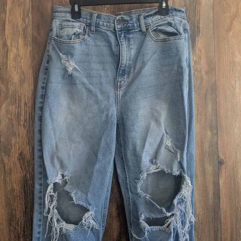 Cello Destroyed Mom Straight Jeans 17/33